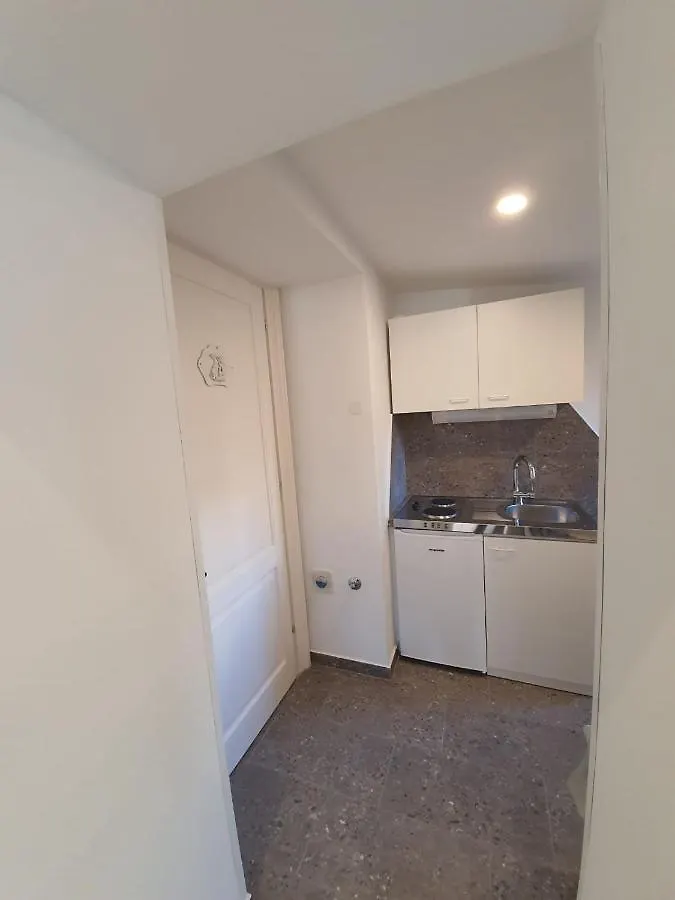 Nice 2 Bedroom Apartment Near City Center Rijeka